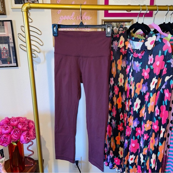 Lululemon Crop Legging Burgundy Red - Picture 3 of 9